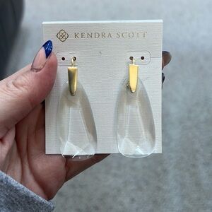 Kendra Scott drop earrings